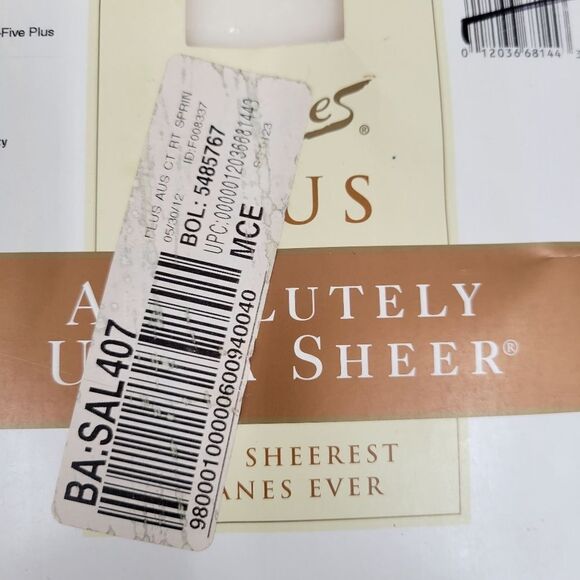 Hanes Vintage Plus Size 4/5 240-300lb Absolutely Ultra Sheer in Pearl Pantyhose - Picture 3 of 5